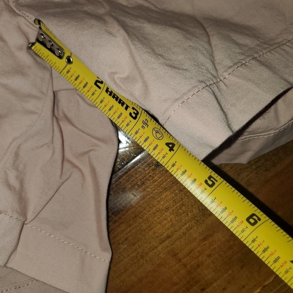 Lee Regular Fit Short Rise Creamy Pink Elastic Waist Shorts - Size 12 - Picture 5 of 9